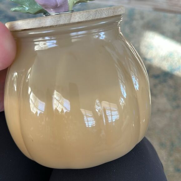 New LOFT No 7 Peony Blossom Candle With Succulent/Rose Top - Picture 6 of 7